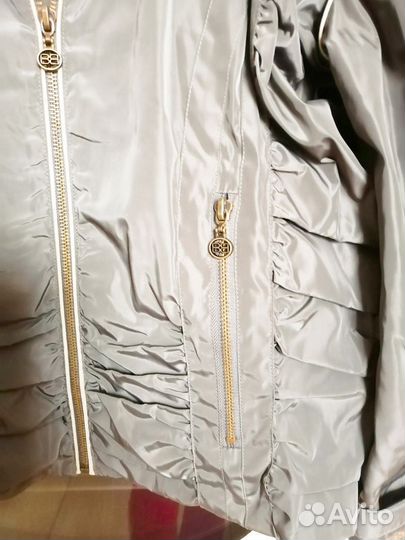 Ветровка женская