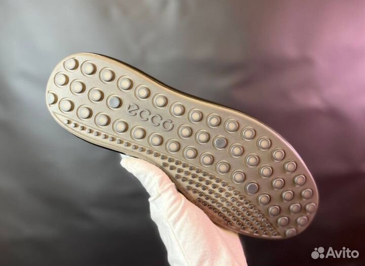 Кроссовки Ecco легкие