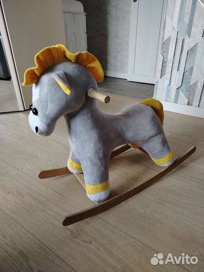 Лошадка каталка