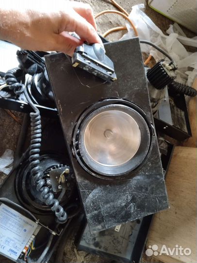 Прожектор потолочный