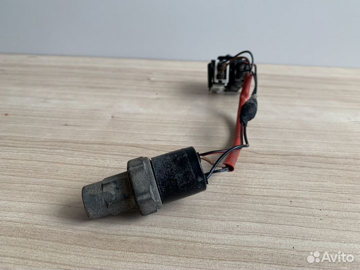 Датчик давления кондиционера BMW 8 E31