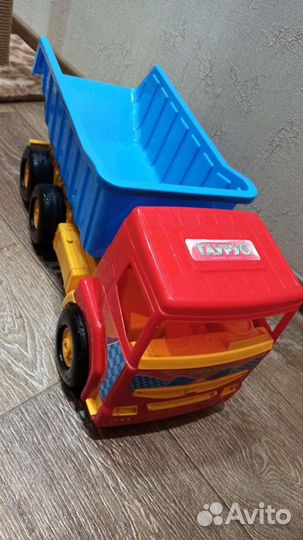 Большой самосвал