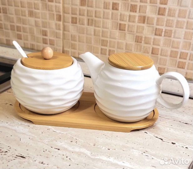 Набор заварочный чайник и сахарница фарфор новый