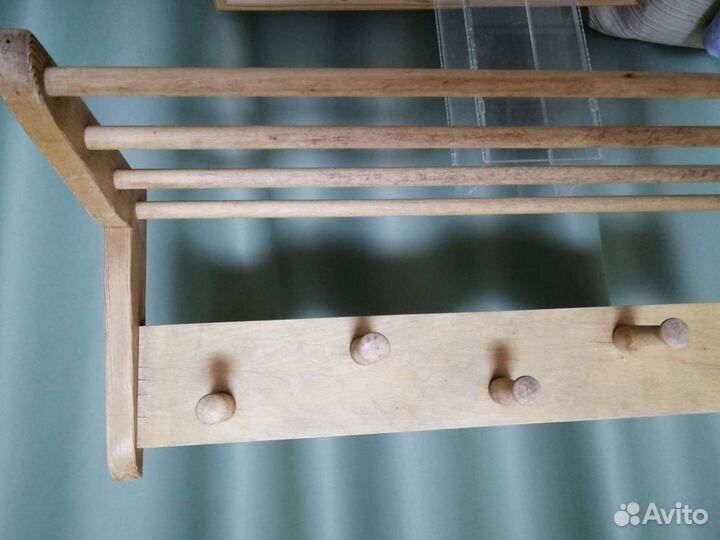 Вешалка деревянная