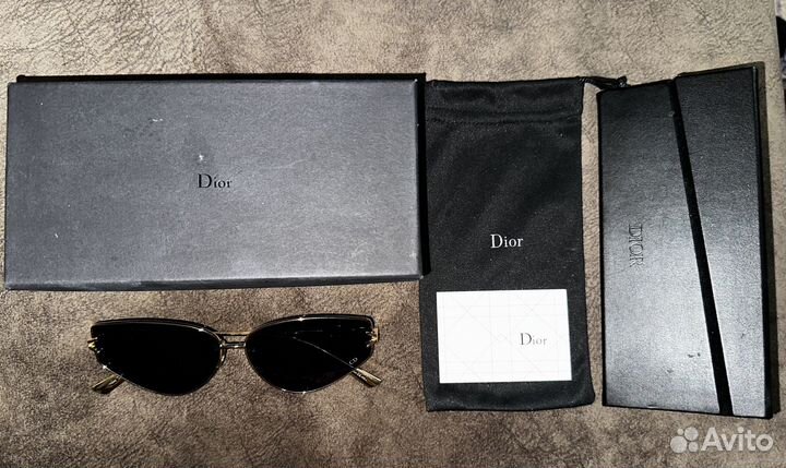 Солнечные очки женские