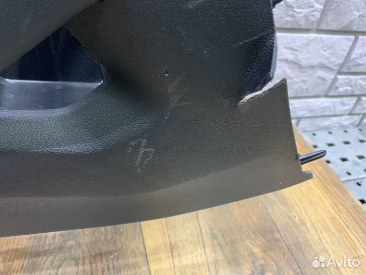 Skoda Kodiaq Консоль центральная с подлокотником