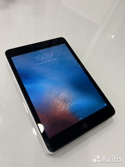 iPad mini 16gb Wi-Fi + Cellular