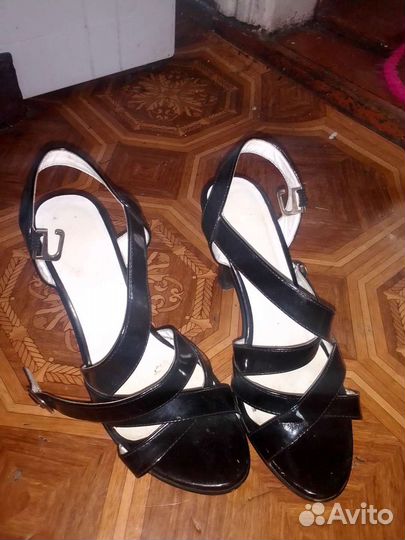 Продаю туфли