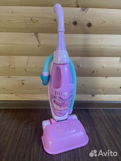Игрушечный пылесос