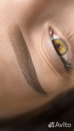 Модель на перманентный макияж бровей