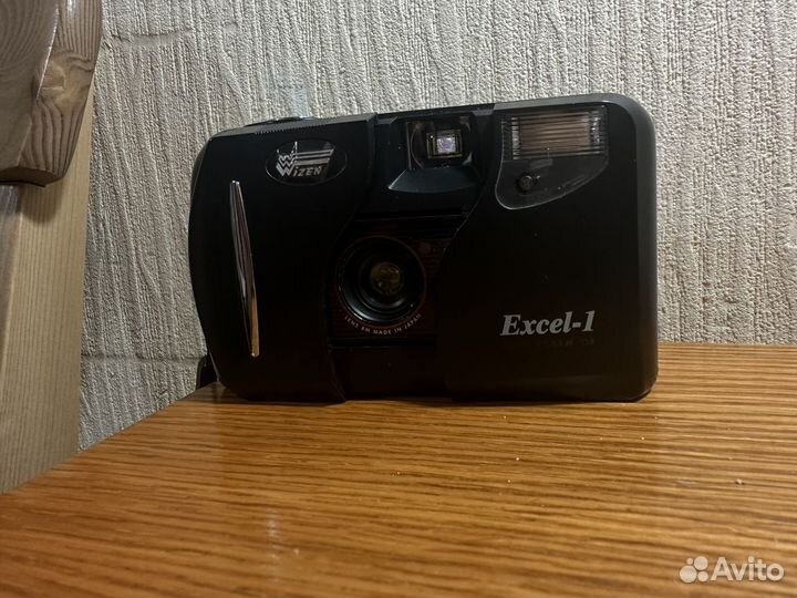 Плёночный фотоаппарат Excel-1