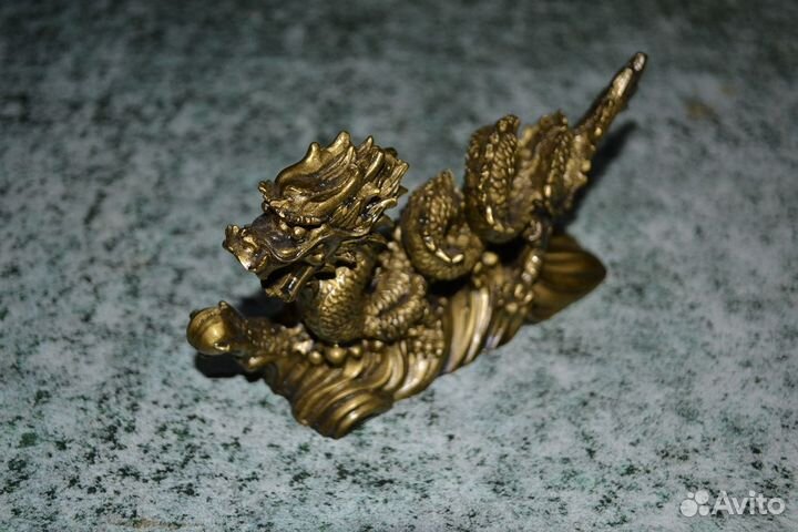 Фигурки и статуэтки для интерьера