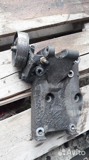 Кронштейн крепления генератора nissan expert y11