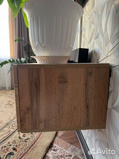 Тумба под телевизор подвесная