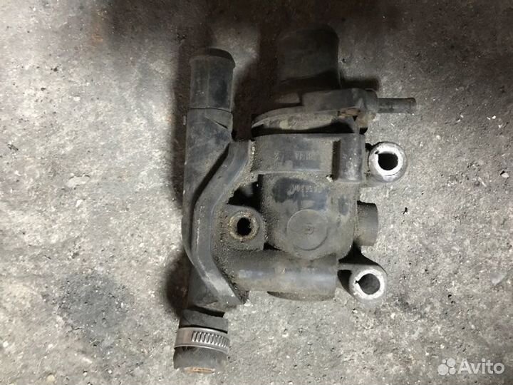 Корпус термостата Ford Focus 1 DBW 1998-2005