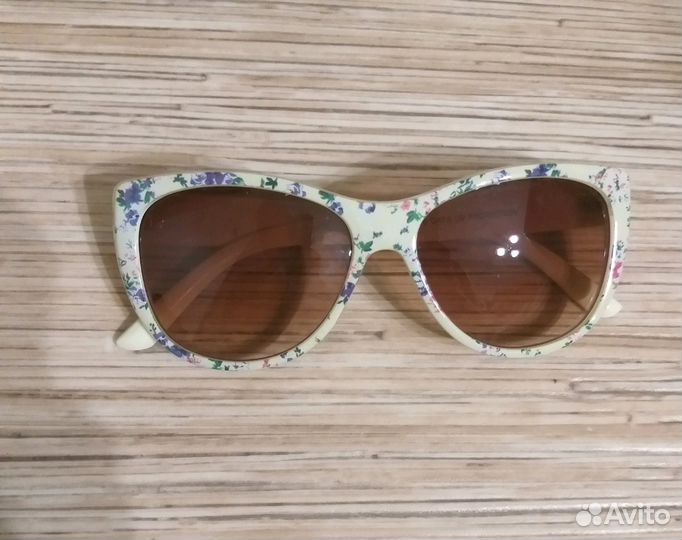 Очки солнцезащитные