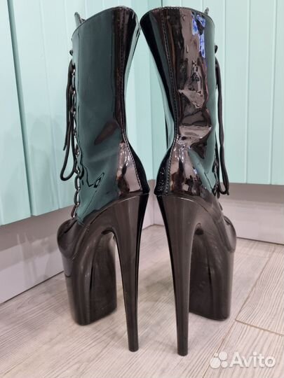 Ботильоны, стрипы тройки. Аренда