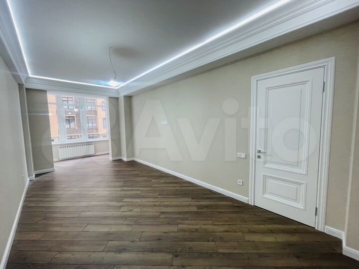 2-к. квартира, 76 м², 2/13 эт.