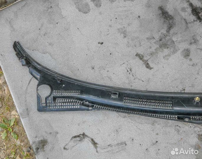 Решетка стеклоочистителя Mitsubishi Galant 93-96