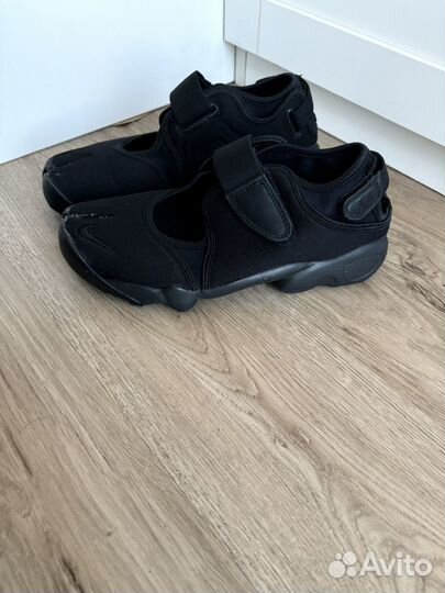 Nike air rift tabi