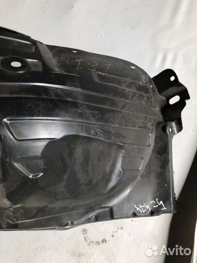 Подкрылок передний правый Nissan Qashqai J10