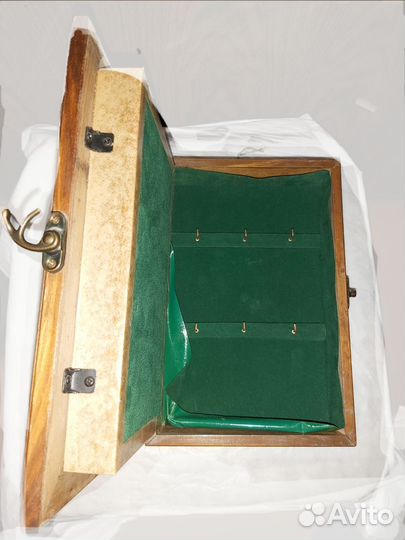 Ключница настенная