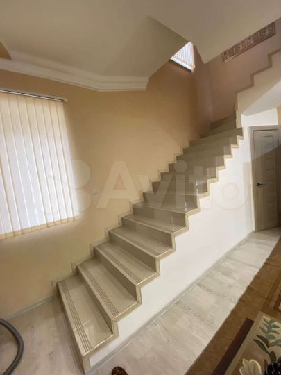 Дом 240 м² на участке 4 сот.