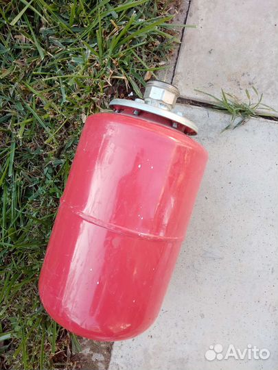 Расширительный бачок для отопительной системы