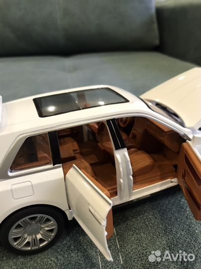 Модель Rolls Royce. Бесплатная доставка