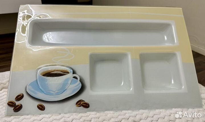 Стеклянный поднос