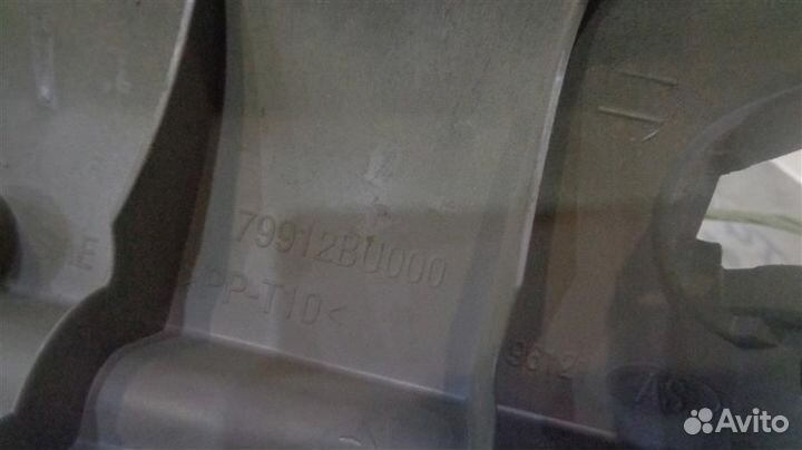 Направляющая шторки багажника левая Nissan Almera