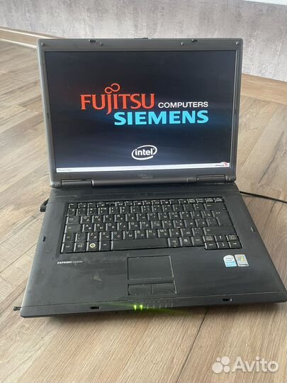 Fujitsu siemens V5535