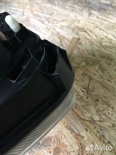 Фарa левaя Rеnаult Dustеr/ 260604384R