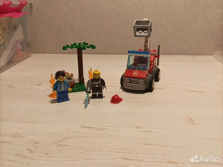 Lego City 60212 пожарные и 60239 полиция