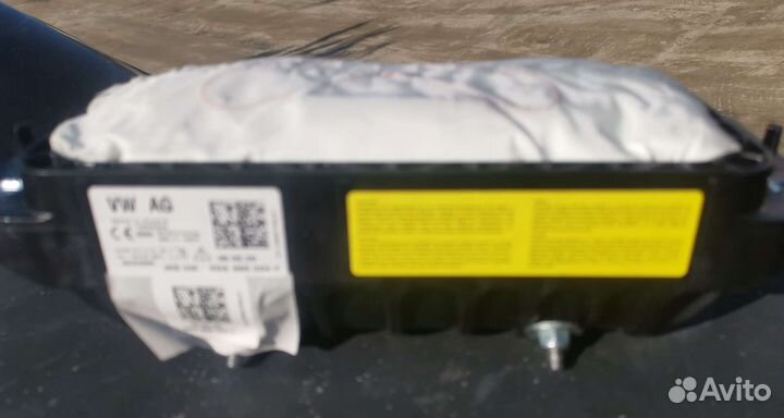 Airbag пассажира Volkswagen Tiguan 2016