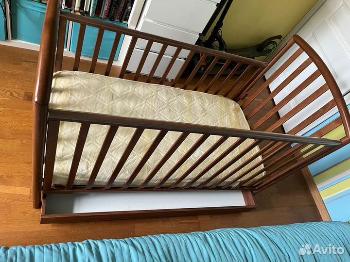 Детская кроватка