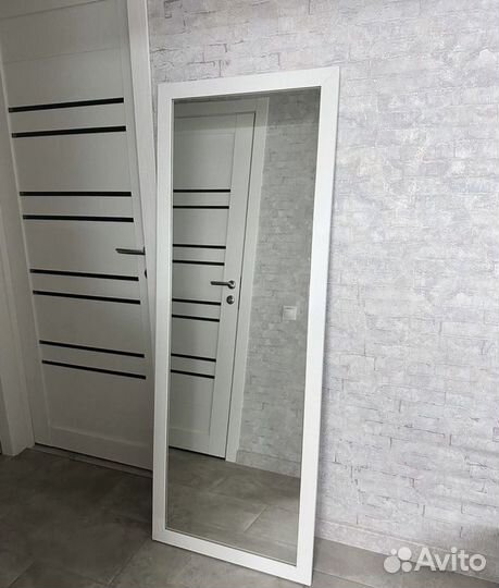 Зеркало напольное на ножке