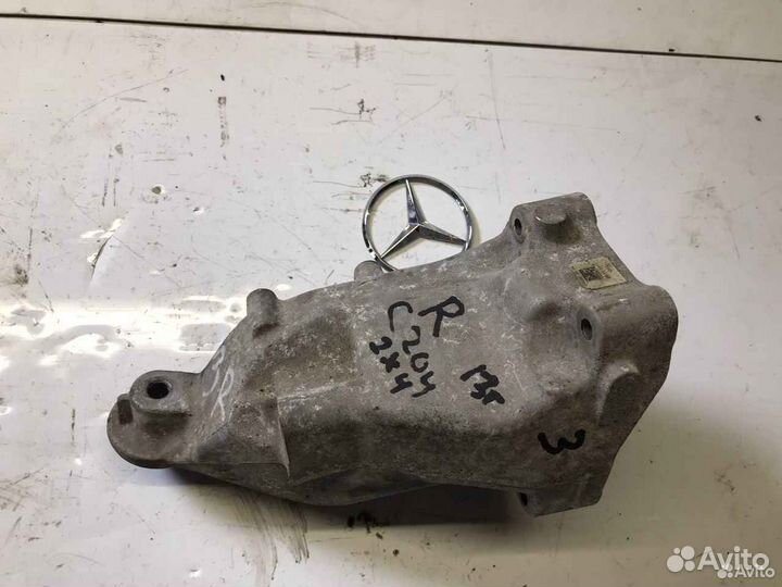 Кронштейн опоры справа Мерседес м651
