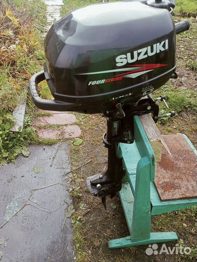 Лодочный мотор suzuki 2 5 (четырех тактный)