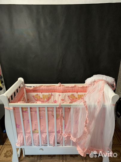 Бортики в кроватку, одеяло, подушка, балдахин