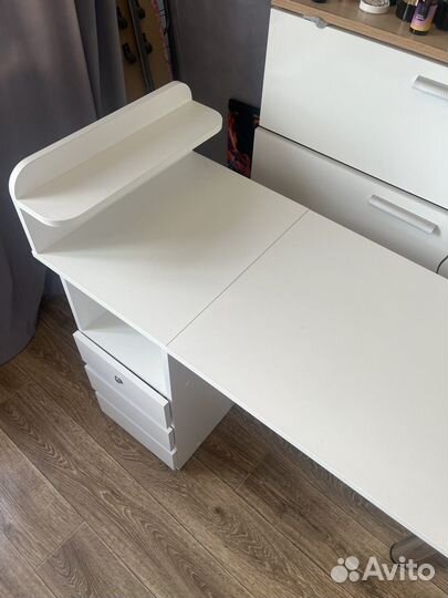 Маникюрный стол складной