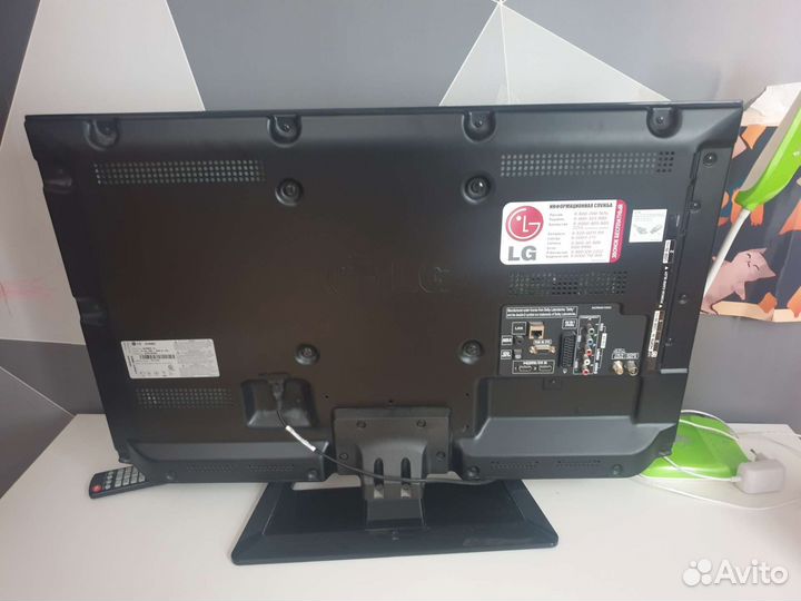 Телевизор LG 32LM580S LED
