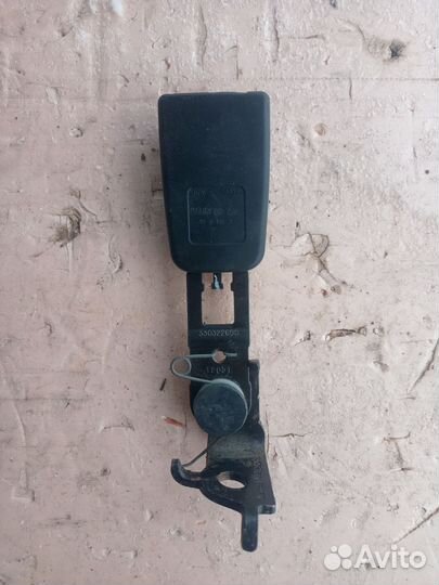 Замок ремня безопасности w164 ML задний левый