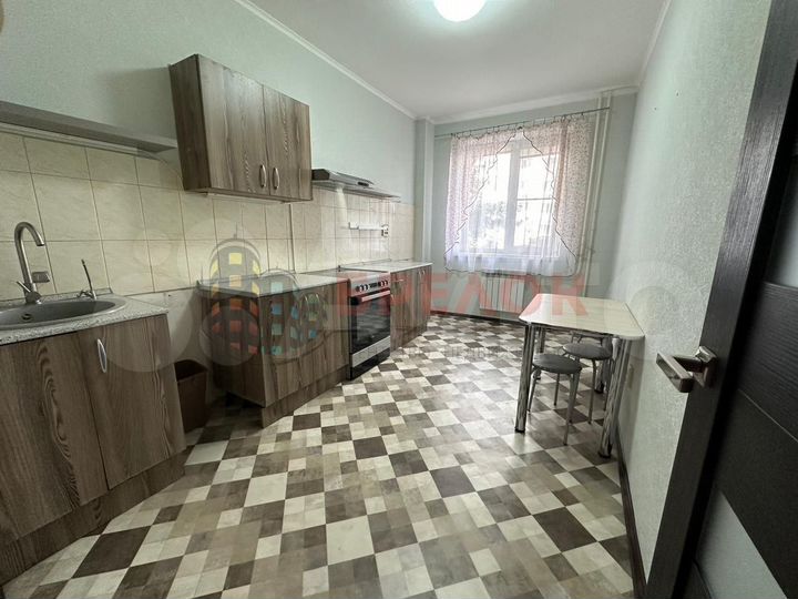 2-к. квартира, 58 м², 1/21 эт.