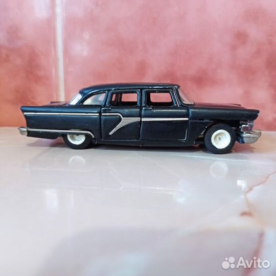 Газ 13 Чайка