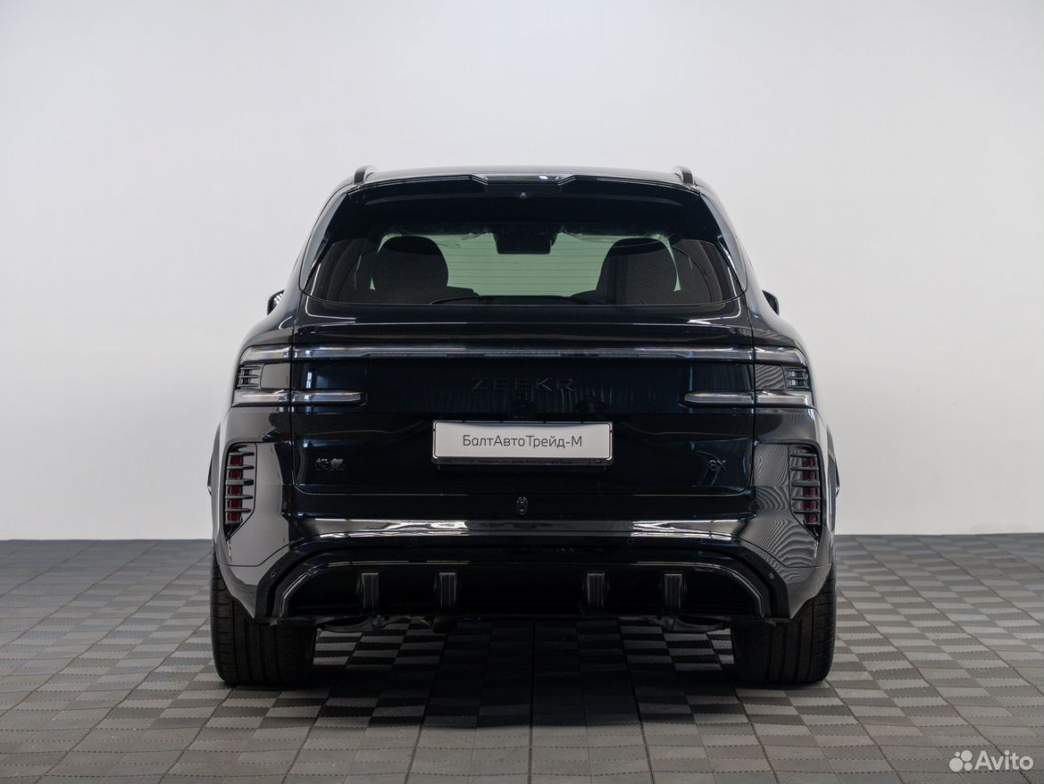 Zeekr 8X 2.0 AMT, 2026