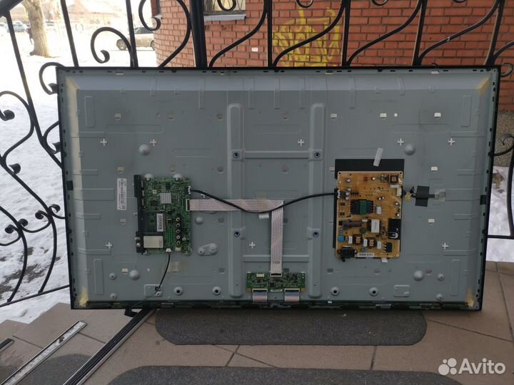 Телевизор Samsung UE48J5000 (Разбор)(По запчастям)