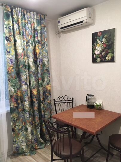 2-к. квартира, 52 м², 1/10 эт.