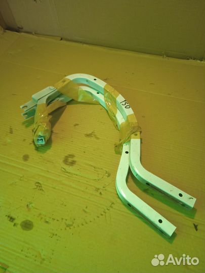 Петли багажника Тойота 150