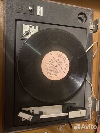 Проигрыватель винила радиотехника